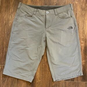 The North Face shorts size 6 mid rise grey Bermuda style activewear